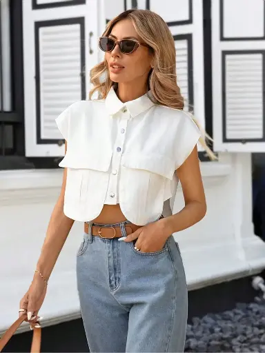 Camisa corta de unicolor con bolsillos con tapas