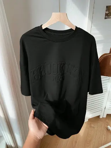[sz2307112302547370] Camiseta gráfica de manga caída con estampado en relieve de letras negra
